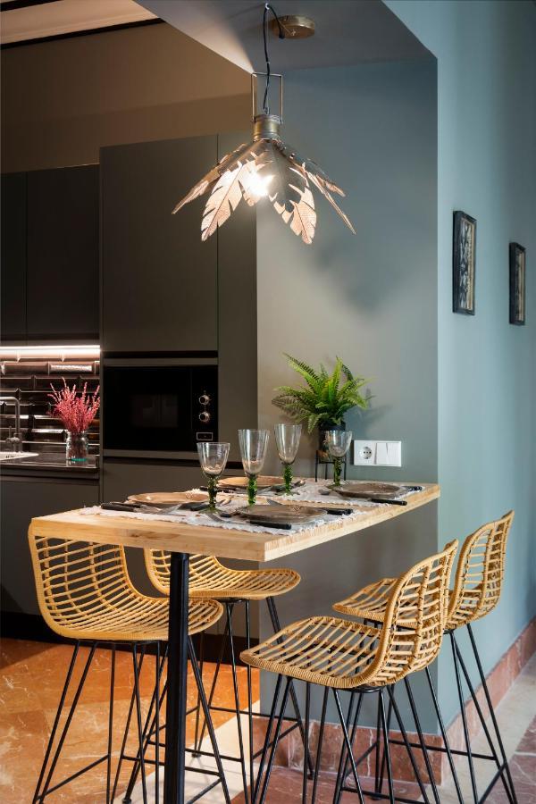 Puerta De Armas Apartments 세비야 외부 사진