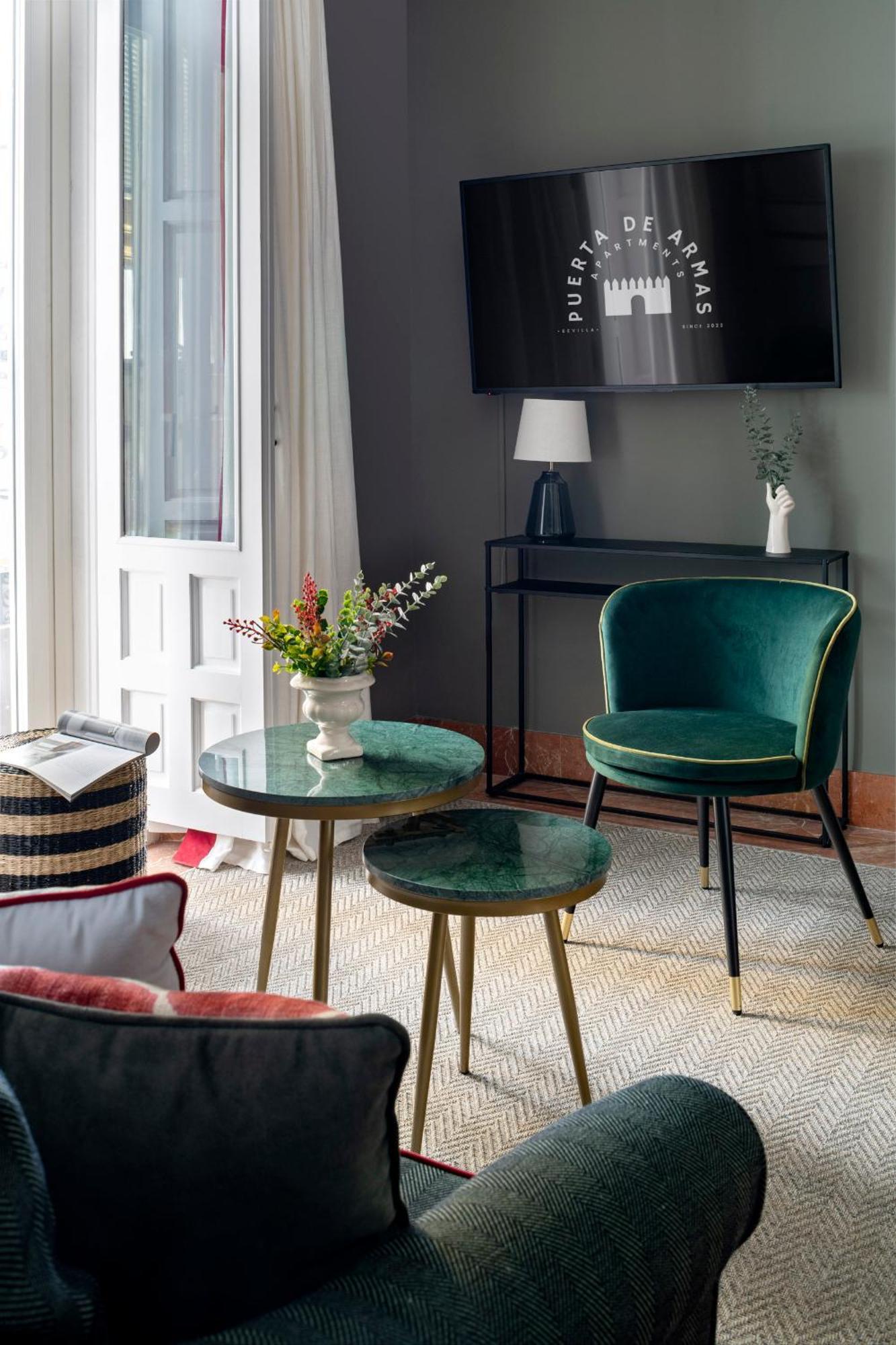 Puerta De Armas Apartments 세비야 외부 사진